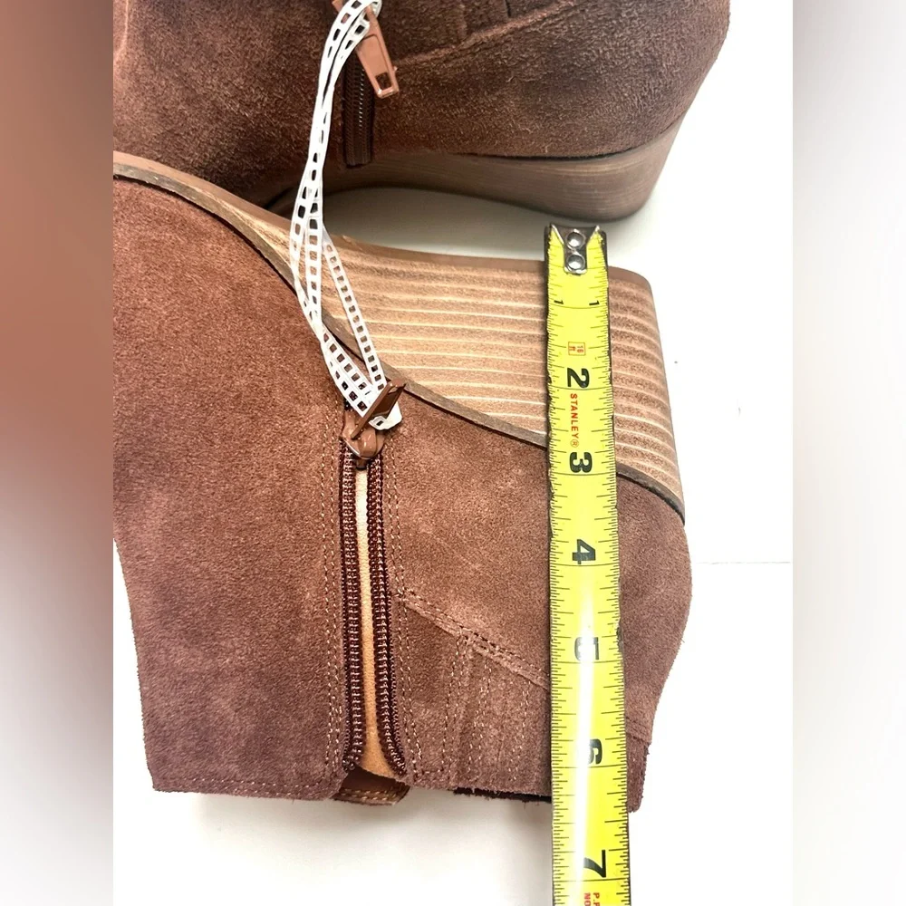 Lucky Brand Zorla Leather Wedged Zip Ankle Booties size 8/39 NWT - Picture 5 of 13